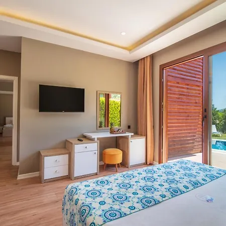 The Bay Club Otel 5*