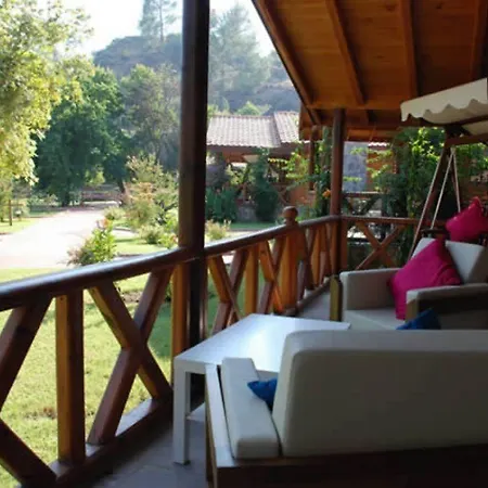 The Bay Club Feriested Yanıklar