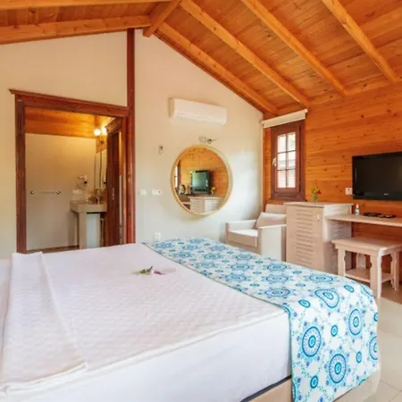Отель The Bay Club Фетхие