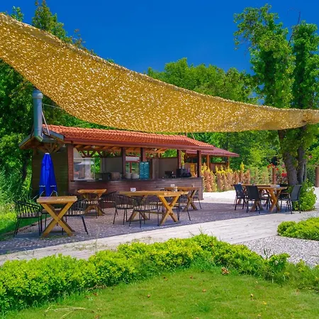 The Bay Club Отель 5*